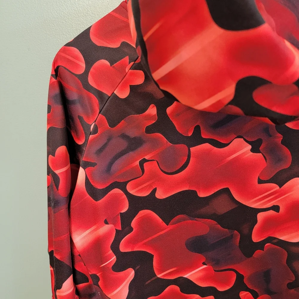 Nike Red Camouflage Pullover Hoodie Boys Size‎ XL Athletic Swoosh Sports Outdoor